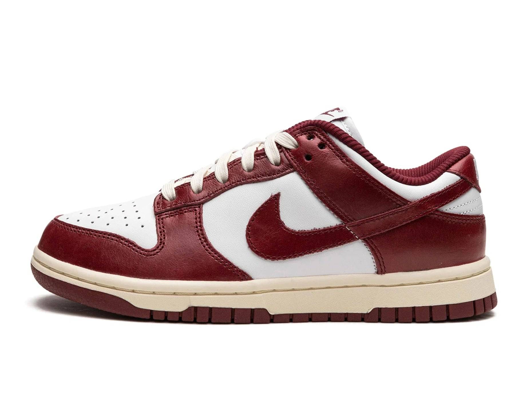 Nike Dunk Low Vintage Team Red